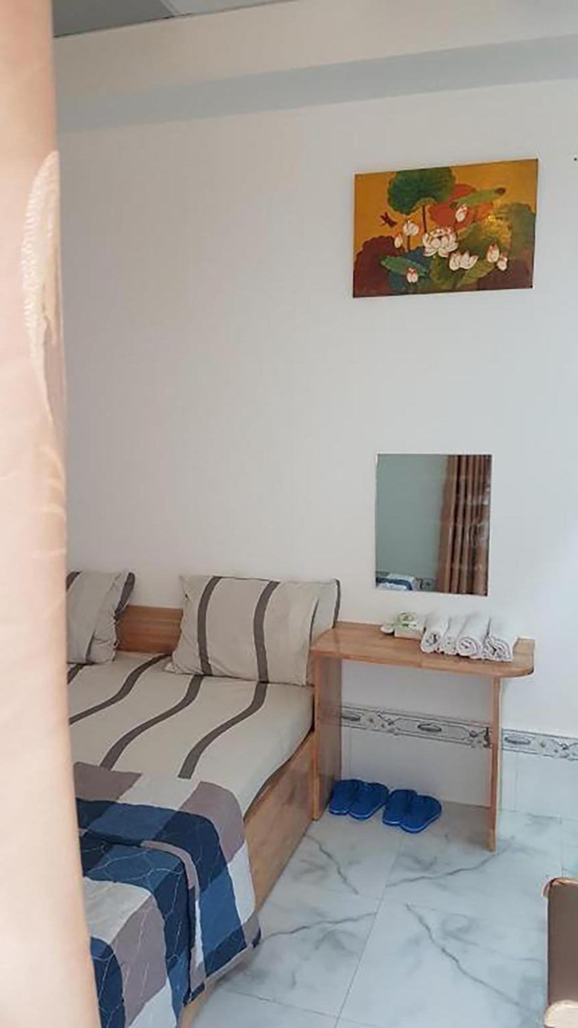 Hoa Lan Motel & Homestay Giong Tu Dien Exteriör bild